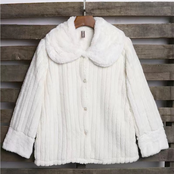 NWOT FUZZY COAT WITH PEARL BUTTONS - Picture 2 of 5